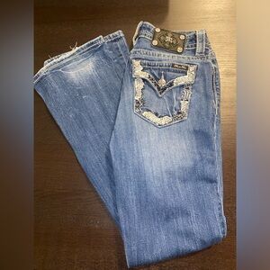 Miss Me 28x31 Mid to Low-rise Relaxed Bootcut Jean Size 28